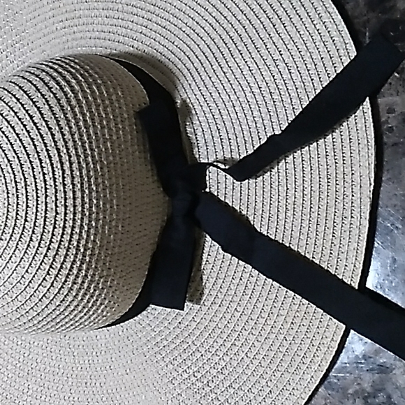 Beach|Hat - Picture 3 of 4